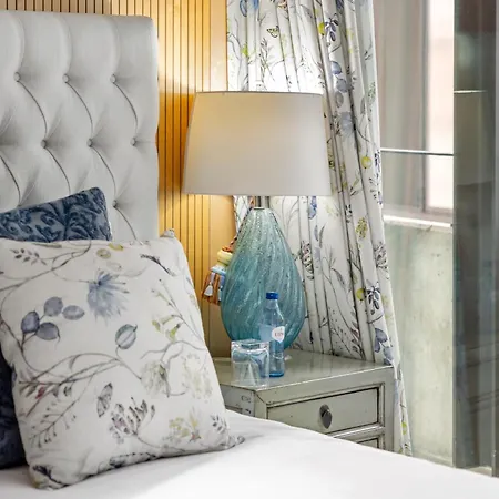 Rooftop Jacuzzi Penthouse At Savoy Insular