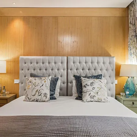 Rooftop Jacuzzi Penthouse At Savoy Insular