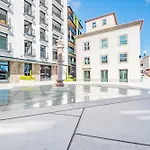 Luxury Rooftop Jacuzzi Penthouse At Savoy Insular アパート