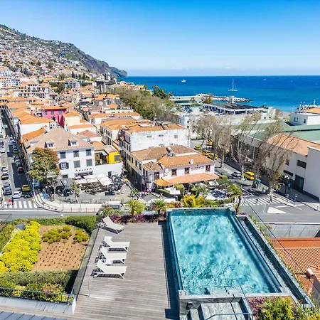 Luxury Rooftop Jacuzzi Penthouse At Savoy Insular