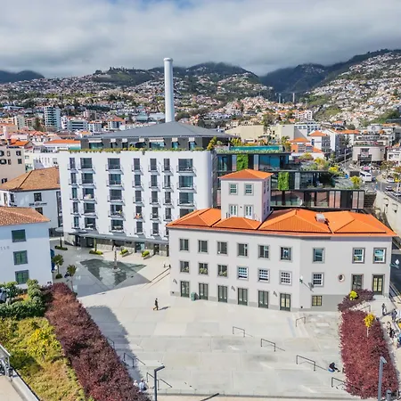 Rooftop Jacuzzi Penthouse At Savoy Insular