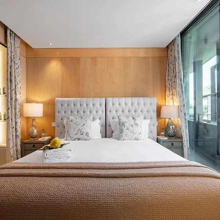 Luxury Rooftop Jacuzzi Penthouse At Savoy Insular Apartment