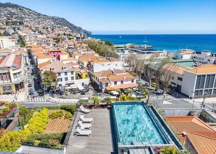 Rooftop Jacuzzi Penthouse At Savoy Insular