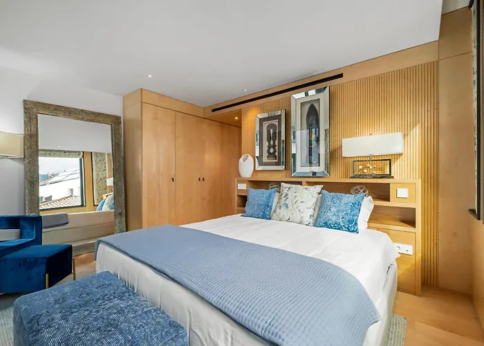 Rooftop Jacuzzi Penthouse At Savoy Insular Apartman *