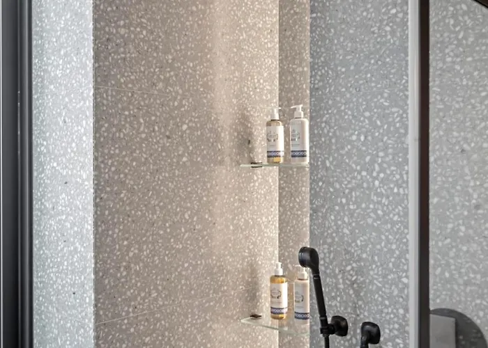 Rooftop Jacuzzi Penthouse At Savoy Insular Apartman *