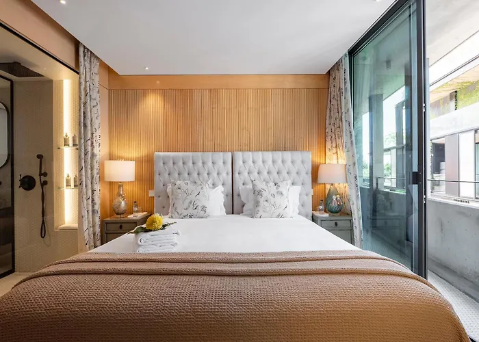 Rooftop Jacuzzi Penthouse At Savoy Insular Apartman